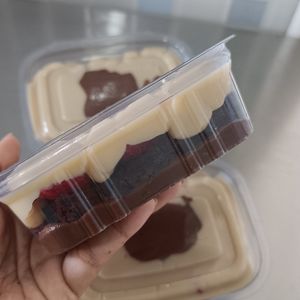 imagem do produto Escondidinho de brownie com morango 