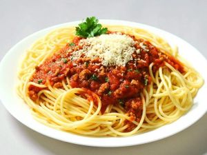imagem do produto Macarrão a bolonhesa com queijo mussarela (carne moída com molho de tomate)