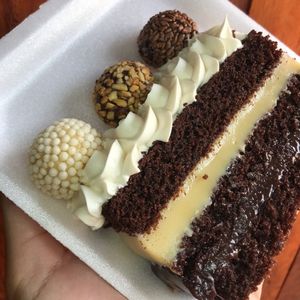 imagem do produto Fatia de bolo dois amares 