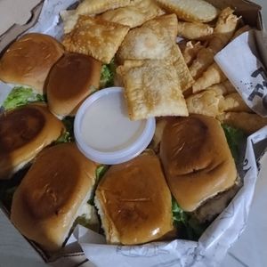 imagem do produto Combo mini sanduíche mini pastel e canudinho