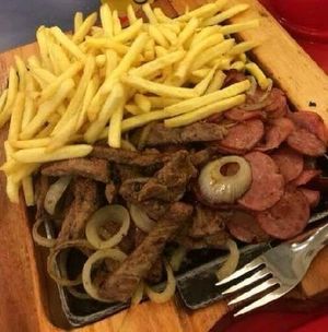imagem do produto Misto contra filé 300g mais batata 400g mais calabresa 300g