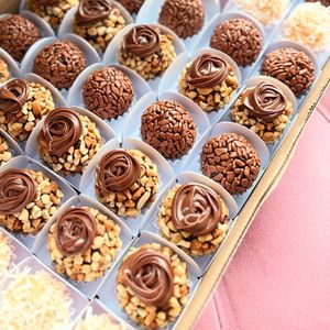 imagem do produto Caixa com 25 doces (15 a 18g)