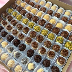 imagem do produto Cento de docinhos - PETIT (10g)