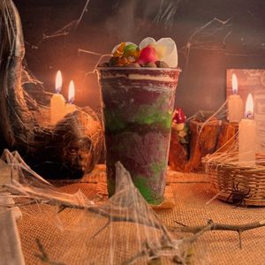 imagem do produto Copo halloween 🎃 + brinde ( mini brinquedo temático)