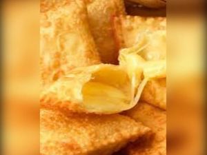 imagem do produto Combo - 2 pastel carne & queijo + Coca Cola  lata