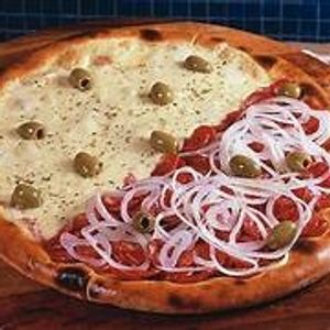 imagem do produto pizza meia calabresa meia 4 queijos