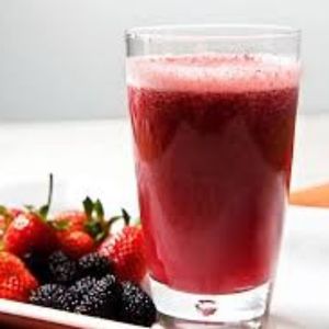 imagem do produto frutas vermelhas com água 