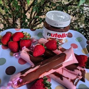 imagem do produto Dindin Gourmet de Morango com Nutella