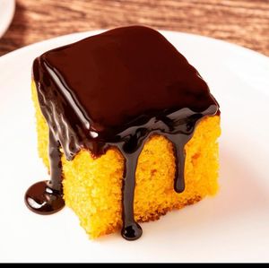 imagem do produto bolo de cenoura com chocolate (pedaço)