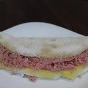 imagem do produto beiju com queijo e presunto