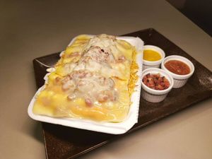 imagem do produto Hotdog Mega Monstrão - Serve bem 2 pessoas 