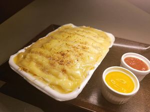 imagem do produto Dog 4 Queijos - Serve bem 2 pessoas 