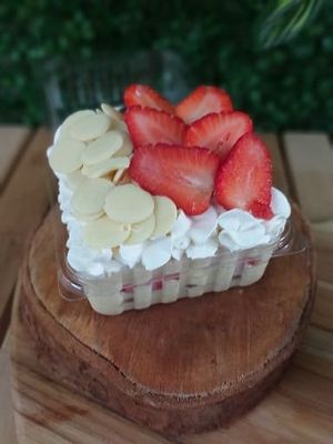 imagem do produto Pavê de laka com morango