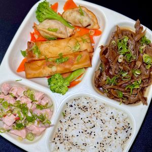 imagem do produto Bentô Rolinho e Guioza