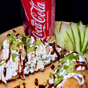 imagem do produto 1 temaki hot + 1 lata (disponivel em loja)