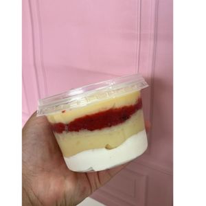 imagem do produto Bolo no pote ( Duplo Ninho c/ geleia morangos) 250ml 