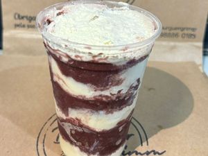 imagem do produto Açaí com leite condensado e leite em pó.