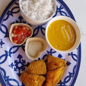 imagem do produto COMERCIAL/QUENTINHA DE ARROZ COM FILÉ DE PEIXE