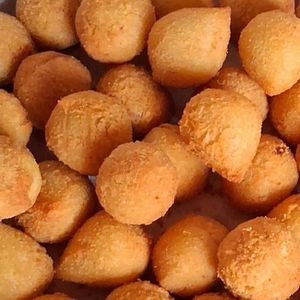 imagem do produto 10  unidades de coxinhas .