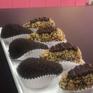 imagem do produto coxinha de morango brigadeiro 