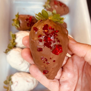 imagem do produto Morango cravejado de chocolate