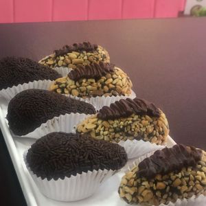 imagem do produto coxinha de morango ferrero