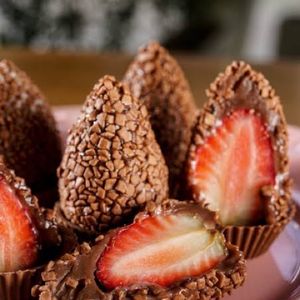 imagem do produto Coxinha de Morango - Brigadeiro 