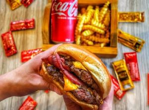 imagem do produto Combo duo cheddar bacon + bebida