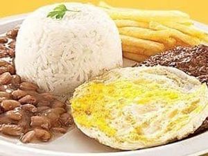 imagem do produto Marmitex mini de hambúrguer com fritas e ovo