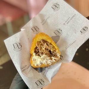 imagem do produto Coxinha de Costela com Cream Cheese ⭐️