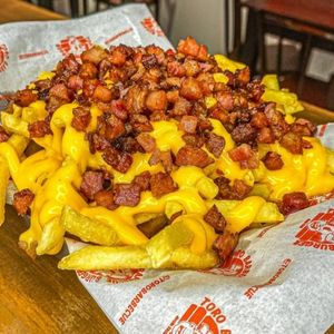 imagem do produto Fritas com cheddar e bacon P