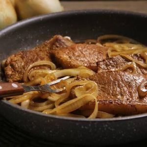 imagem do produto Bife acebolado com batata frita