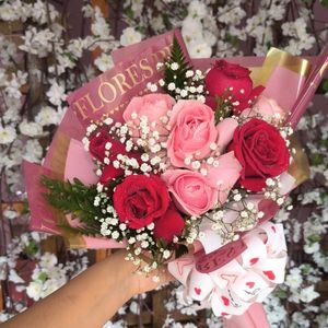 imagem do produto Buquê de 8 rosas ( vermelhas e rosé )