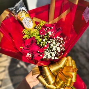 imagem do produto Buquê Luxo 02 rosas naturais + Ferrero Rocher com 03 unidades 