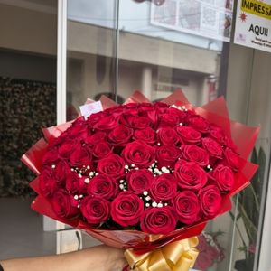 imagem do produto Buquê clássico 50 rosas vermelhas