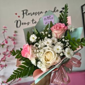 imagem do produto Buquê 03 rosas ( branca e rosé ) " para te fazer feliz "