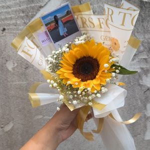 imagem do produto Buquê 01 girassol + 01 foto Polaroid