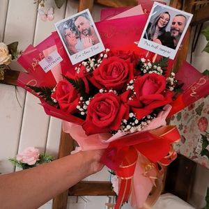 imagem do produto Buquê- Eu amo você - Pra todo sempre - acompanha 05 rosas vermelhas ( 02 fotos Polaroid )