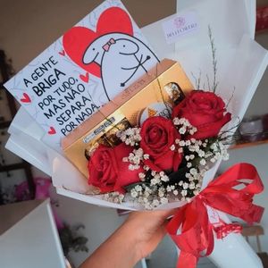 imagem do produto Buquê 03 rosas clássico+ Ferrero Rocher+ placa de flork " a gente briga por tudo mais não se separa por nada " 