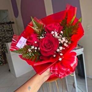 imagem do produto Buquê especial com 03 rosas vermelhas | embalagem vermelha  