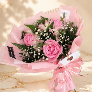 imagem do produto Buquê 03 rosas rosé + mix de astromélias | rosa 