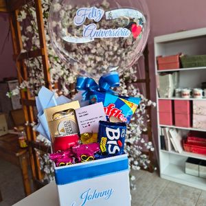 imagem do produto Box Personalizada com nome e frase no balão - acompanha Ferrero Rocher , Ruffles chocolate lacta variados e bis