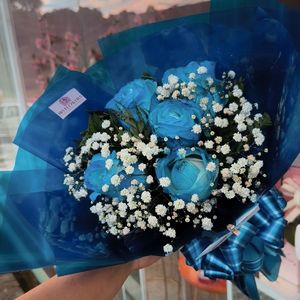 imagem do produto Buquê classico 05 Rosas azul