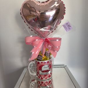 imagem do produto Caneca flork + chocolate ouro branco + balão de coração 