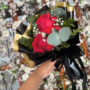 imagem do produto Buquê Black 02 Rosas vermelhas