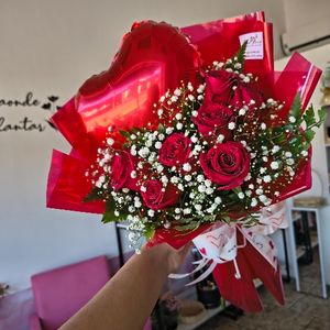 imagem do produto Buquê luxo 07 rosas + balão de coração