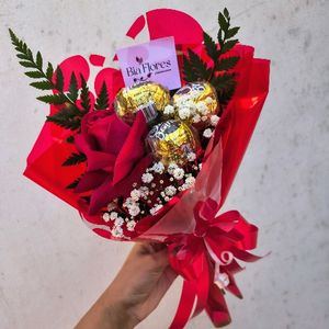 imagem do produto 1 Mine buquê com 1 Rosa vermelha + 03 ouro branco