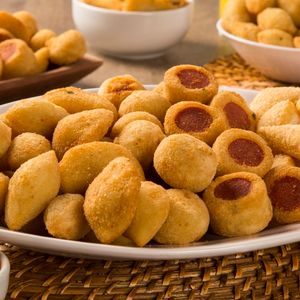 imagem do produto 150 Salgadinhos+ 20 Mini Churros+ 2 Refrigerantes