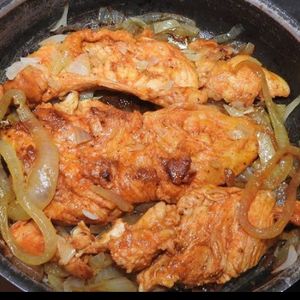 imagem do produto FILÉ DE FRANGO ACEBOLADO SOBREMESA + SUCO