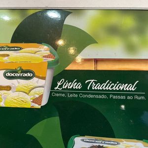 imagem do produto Linha tradicional 2 lts sabores: creme, leite condensado, passas ao rum.